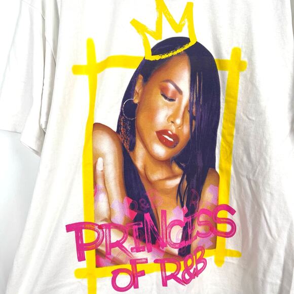 Aaliyah Princess Of R&B Portrait T-Shirt White Women's Size XL NWOT - Picture 4 of 5